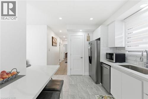18 Ferrie Street W, Hamilton, ON - Indoor Photo Showing Kitchen
