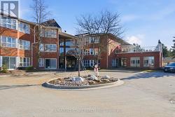 312 - 4 HERITAGE WAY Kawartha Lakes (Lindsay), ON K9V 5Z2