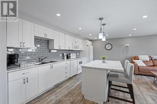 308 - 198 Scott Street, St. Catharines (Fairview), ON - Indoor Photo Showing Kitchen With Double Sink With Upgraded Kitchen