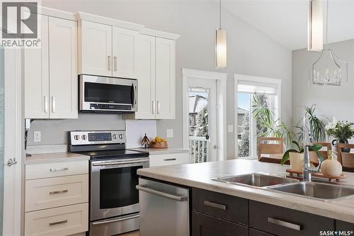 504 Snead Lane, Warman, SK - Indoor Photo Showing Kitchen With Double Sink