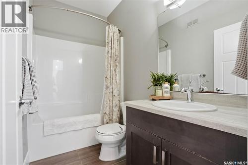 504 Snead Lane, Warman, SK - Indoor Photo Showing Bathroom