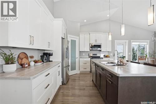504 Snead Lane, Warman, SK - Indoor Photo Showing Kitchen With Double Sink With Upgraded Kitchen