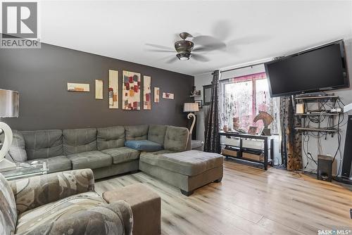 3 802 K Avenue N, Saskatoon, SK - Indoor Photo Showing Living Room