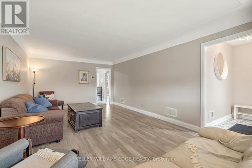 165 Rosewood Road, Hamilton, ON - Indoor Photo Showing Living Room