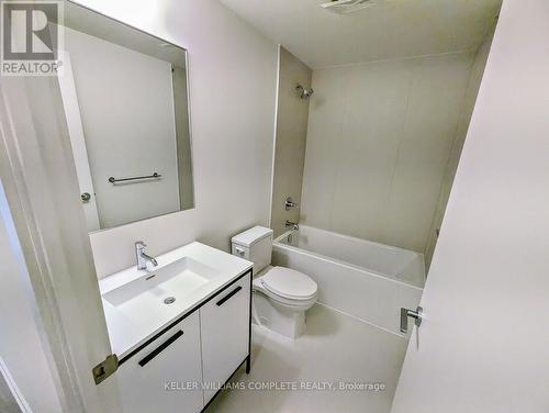 1311 - 385 Winston Road, Grimsby, ON - Indoor Photo Showing Bathroom