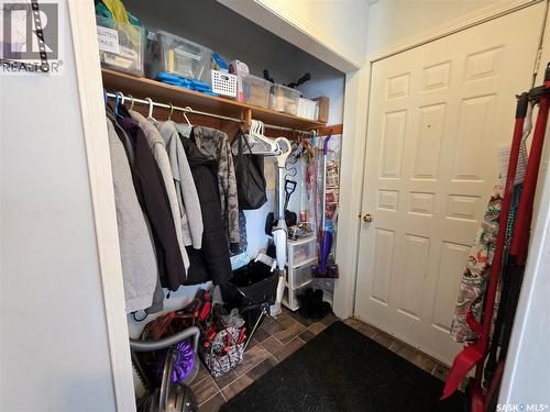 520 Dennis Street, Herbert, SK - Indoor With Storage