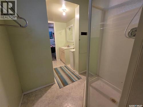 520 Dennis Street, Herbert, SK - Indoor Photo Showing Bathroom