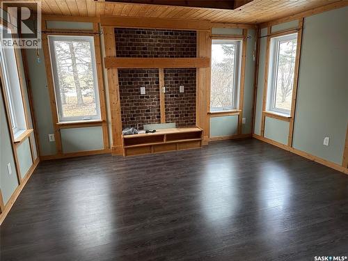 Bell Acreage, Benson Rm No. 35, SK - Indoor