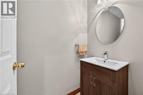60 Highland Boulevard, Caledonia, ON - Indoor Photo Showing Bathroom