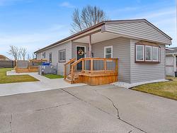 25 PARKSIDE Mcgregor, ON N0R 1J0