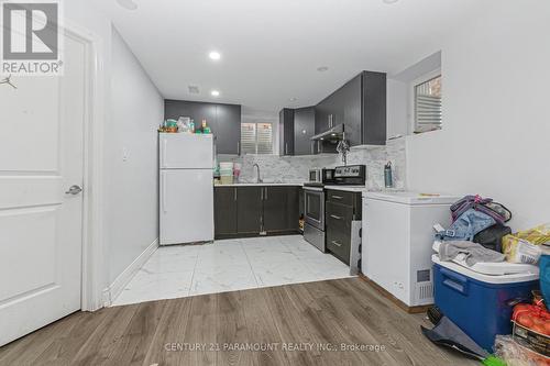 28 Clockwork Drive, Brampton, ON - Indoor