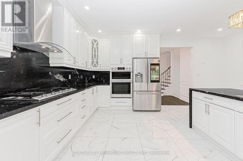 28 Clockwork Drive, Brampton, ON - Indoor Photo Showing Kitchen