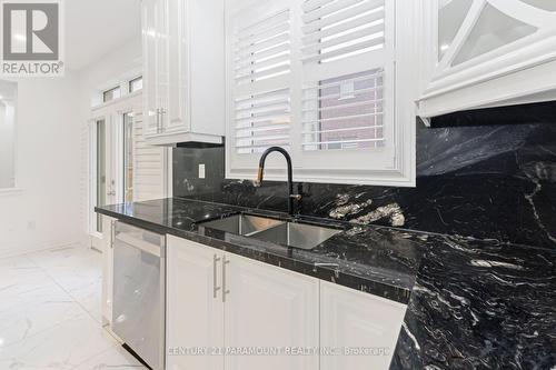 28 Clockwork Drive, Brampton, ON - Indoor Photo Showing Kitchen With Double Sink With Upgraded Kitchen
