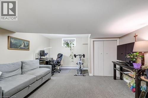 624 Brighton Avenue, Hamilton, ON - Indoor Photo Showing Living Room