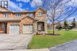 114 MARINA POINT Crescent  Stoney Creek, ON L8E 0E4