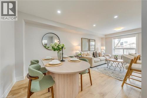 2350 GRAND RAVINE Drive Unit# 17  Oakville, ON L6H 6E2