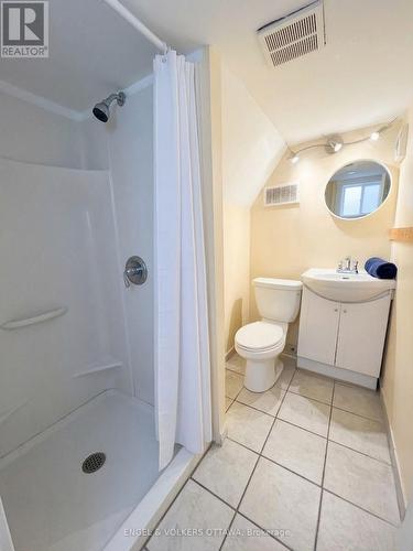 330 Fifth Avenue, Ottawa, ON - Indoor Photo Showing Bathroom