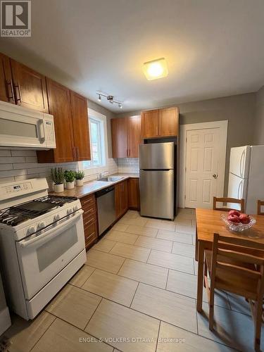 330 Fifth Avenue, Ottawa, ON - Indoor Photo Showing Kitchen