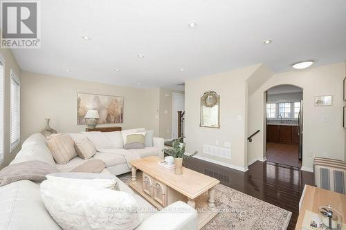 3140 Edgar Avenue, Burlington, ON - Indoor Photo Showing Living Room
