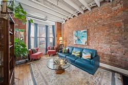 215 FERGUSON AVENUE S  Hamilton, ON L8N 2N2