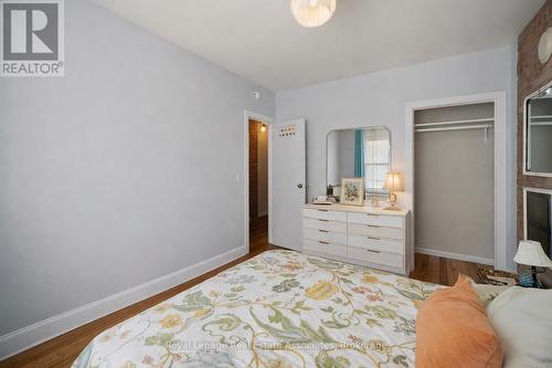 215 Ferguson Avenue S, Hamilton, ON - Indoor Photo Showing Bedroom