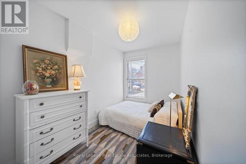 215 Ferguson Avenue S, Hamilton, ON - Indoor Photo Showing Bedroom