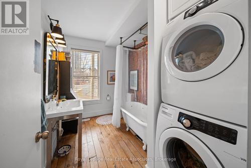 215 Ferguson Avenue S, Hamilton, ON - Indoor Photo Showing Laundry Room