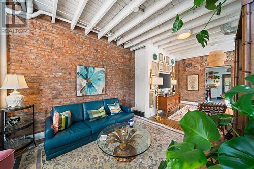 215 Ferguson Avenue S, Hamilton, ON - Indoor