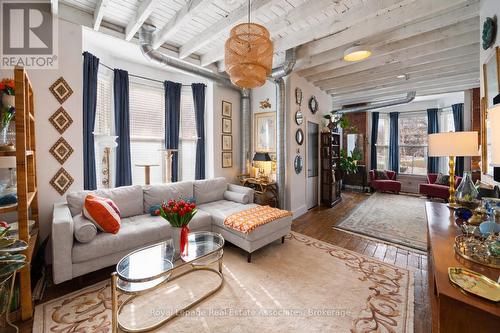 215 Ferguson Avenue S, Hamilton, ON - Indoor Photo Showing Other Room