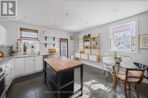 215 Ferguson Avenue S, Hamilton, ON - Indoor