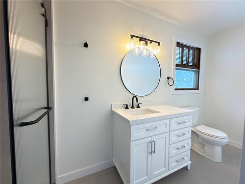 11 Meadowlark Place, Winnipeg, MB - Indoor Photo Showing Bathroom