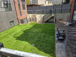 LANEWAYHSE 1ST FLR - 558 SPADINA CRESCENT  Toronto, ON M5S 2J9