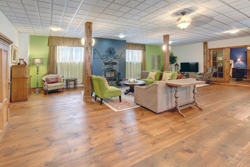 Vue d'ensemble - 485 Ch. Du Moulin, Sainte-Adèle, QC - Indoor With Fireplace