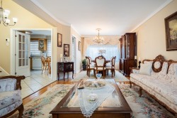 Interior - 