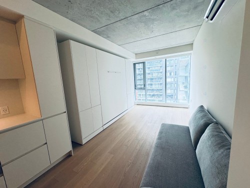 Living Room - 810-360 Rue Mayor, Montréal (Ville-Marie), QC - Indoor Photo Showing Other Room