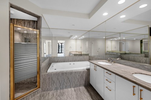 Master Bathroom - 1104-1000 Boul. De Maisonneuve O., Montréal (Ville-Marie), QC - Indoor Photo Showing Bathroom