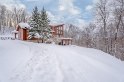 35 Ch. du Chevreuil  Lac-Supérieur, QC J0T 1J0