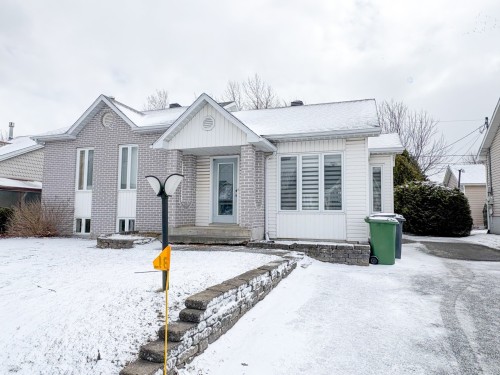 129 Rue Georges  Drummondville, QC J2A 2L1