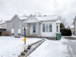 129 Rue Georges  Drummondville, QC J2A 2L1