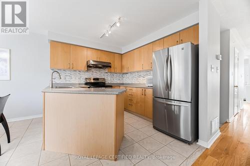 3478 Covent Crescent, Mississauga, ON - Indoor Photo Showing Kitchen