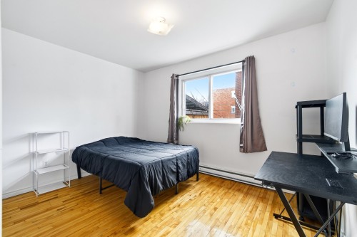 Chambre à coucher - 2-3445 Rue Hochelaga, Montréal (Mercier/Hochelaga-Maisonneuve), QC - Indoor Photo Showing Bedroom