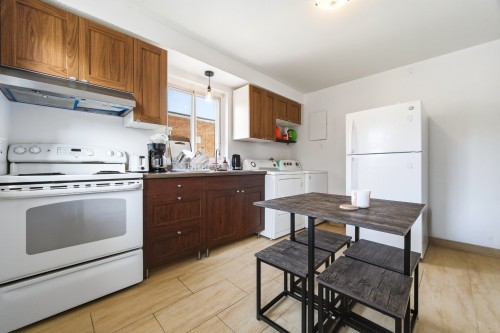 Cuisine - 2-3445 Rue Hochelaga, Montréal (Mercier/Hochelaga-Maisonneuve), QC - Indoor Photo Showing Kitchen