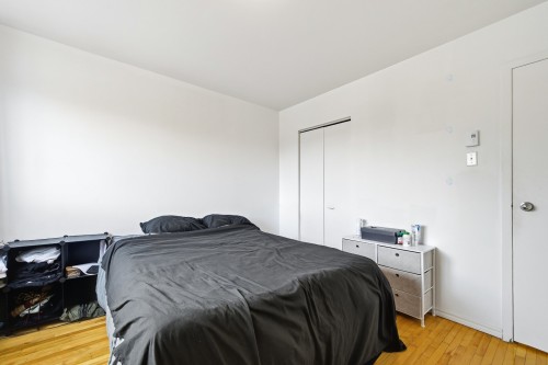 Chambre à coucher - 2-3445 Rue Hochelaga, Montréal (Mercier/Hochelaga-Maisonneuve), QC - Indoor Photo Showing Bedroom