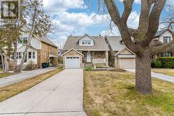 1107 ROYAL YORK ROAD  Toronto, ON M8X 2G8