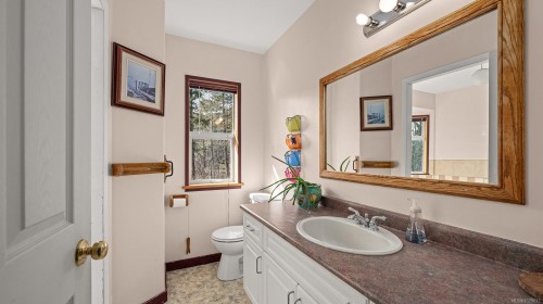 2187 May Rd, Courtenay, BC 