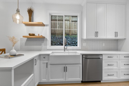 100-3003 Keystone Dr, Duncan, BC - Indoor Photo Showing Kitchen