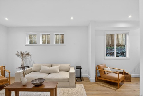 100-3003 Keystone Dr, Duncan, BC - Indoor Photo Showing Living Room