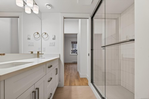 100-3003 Keystone Dr, Duncan, BC - Indoor Photo Showing Bathroom