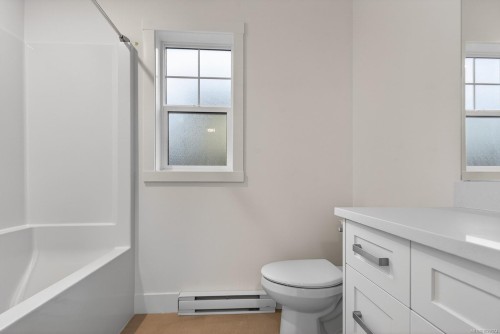 100-3003 Keystone Dr, Duncan, BC - Indoor Photo Showing Bathroom