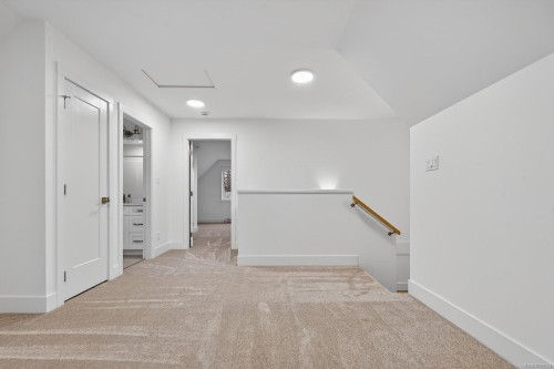 100-3003 Keystone Dr, Duncan, BC - Indoor Photo Showing Other Room